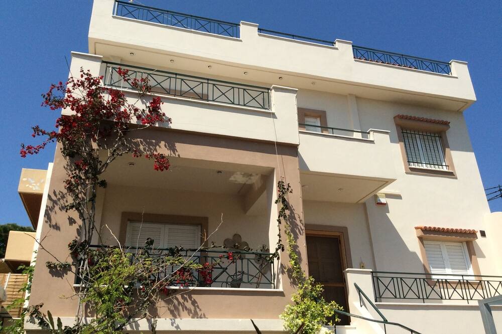 Photo of Outdoor in Paralias