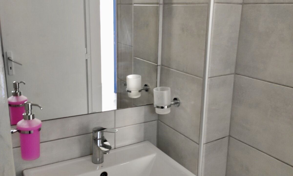 Photo of Bathroom in Ios