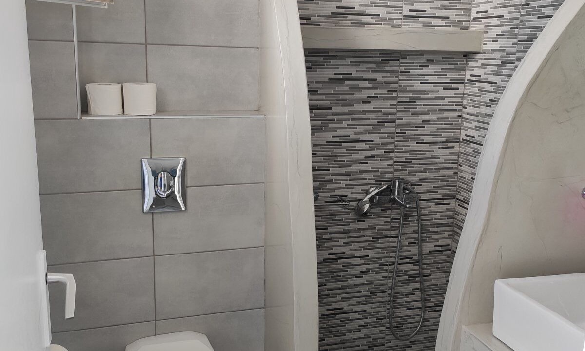 Photo of Bathroom in Ios