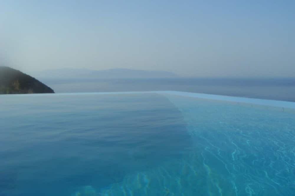 Photo of Outdoor in Kateleios