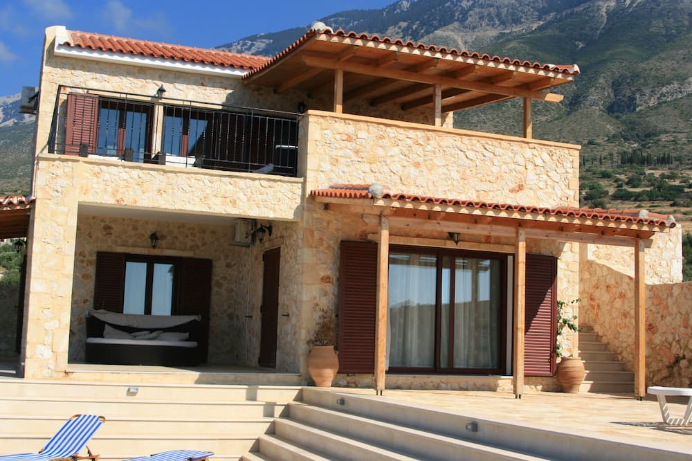 Photo of Outdoor in Kateleios