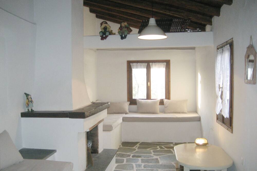 Photo of Livingroom in Kato Vrontou