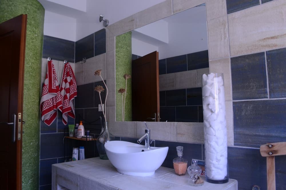 Photo of Bathroom in Kounelion
