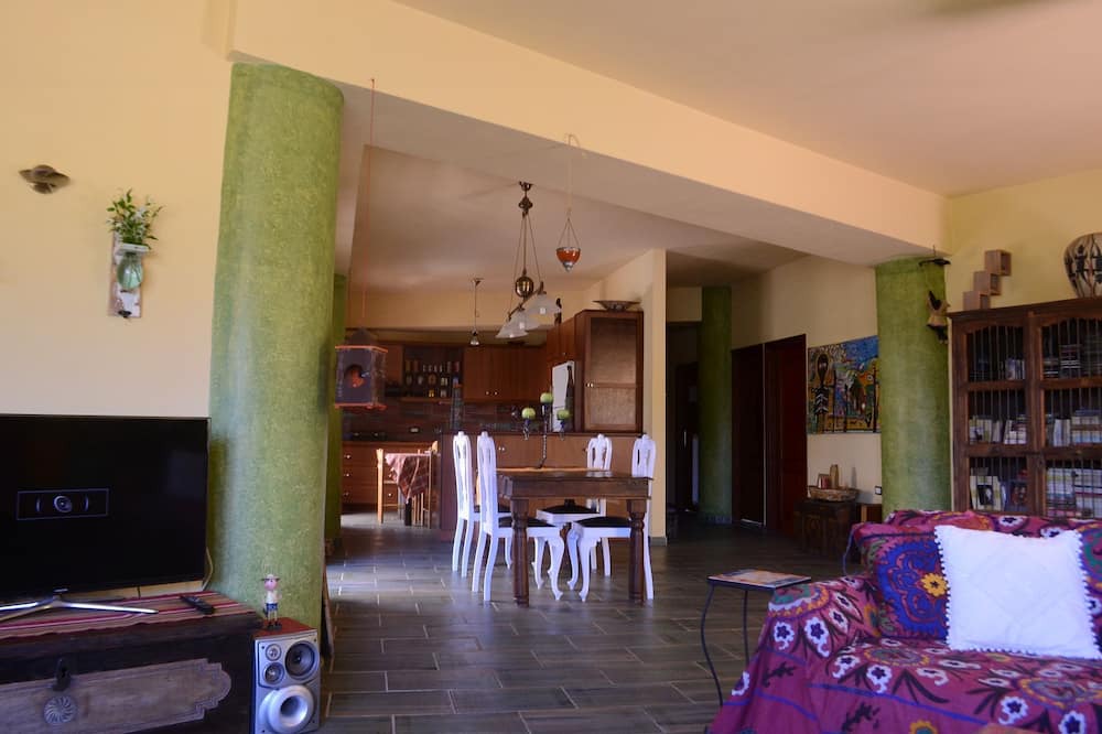 Photo of Livingroom in Kounelion