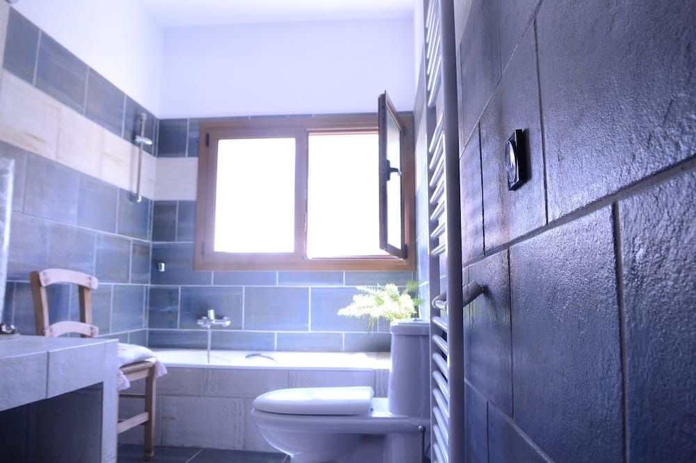 Photo of Bathroom in Kounelion
