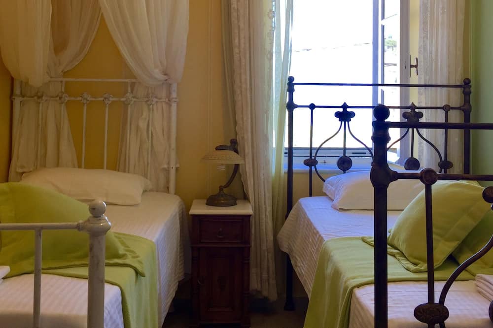 Photo of Bedroom in Hydra