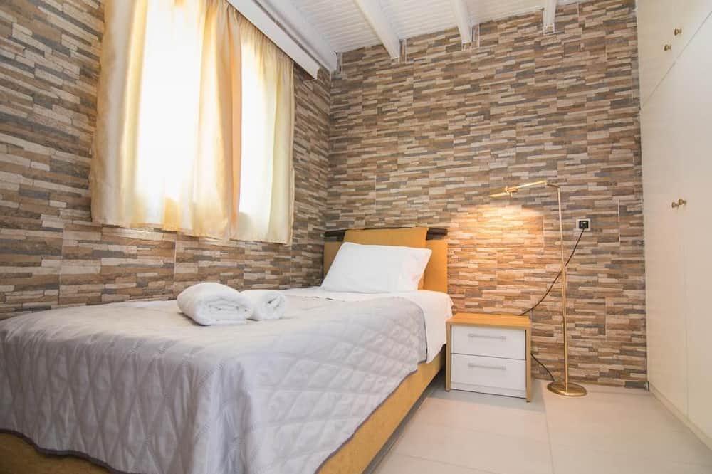 Photo of Bedroom in Petaleia