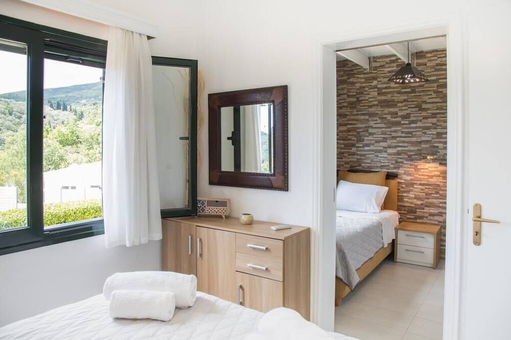 Photo of Bedroom in Petaleia
