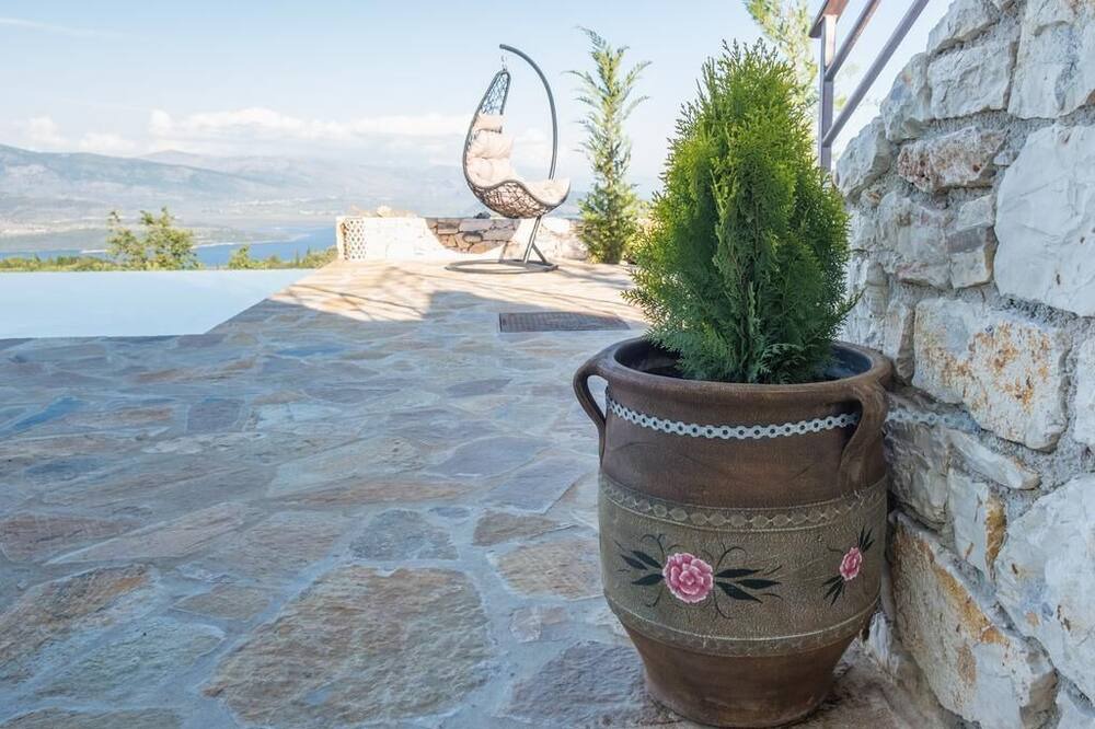 Photo of Outdoor in Petaleia