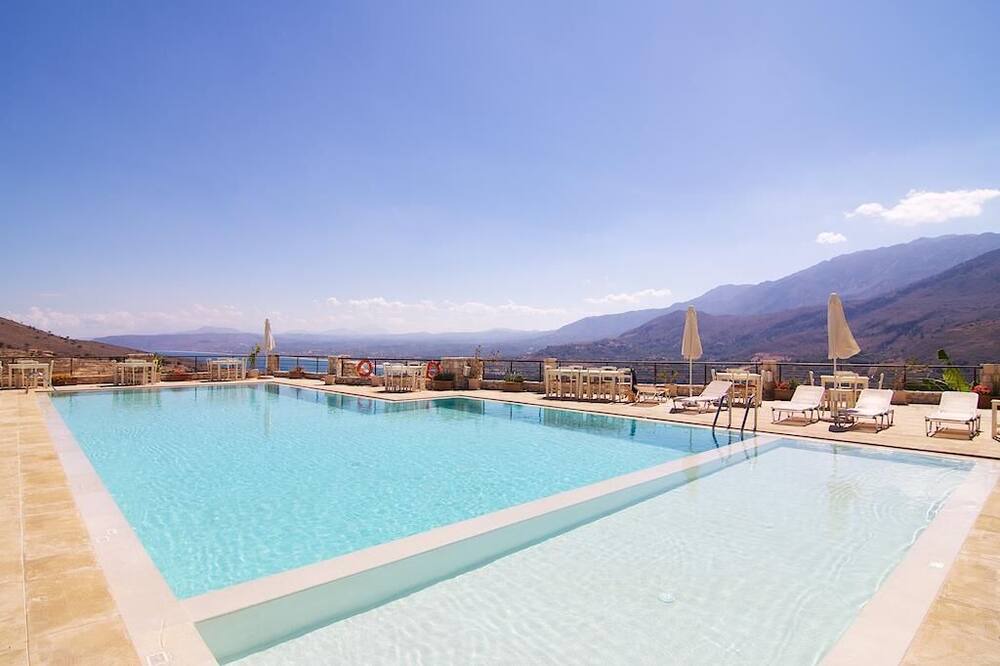 Photo of Outdoor in Exopoli