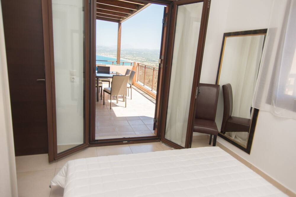 Photo of Bedroom in Exopoli
