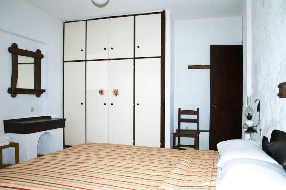 Photo of Bedroom in Mirtos