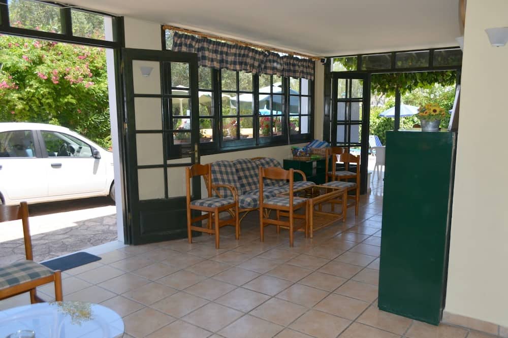 Photo of Livingroom in Moraitika