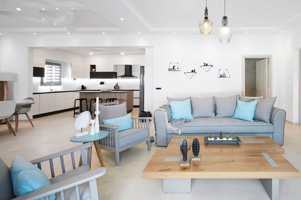 Photo of Livingroom in Monolithos