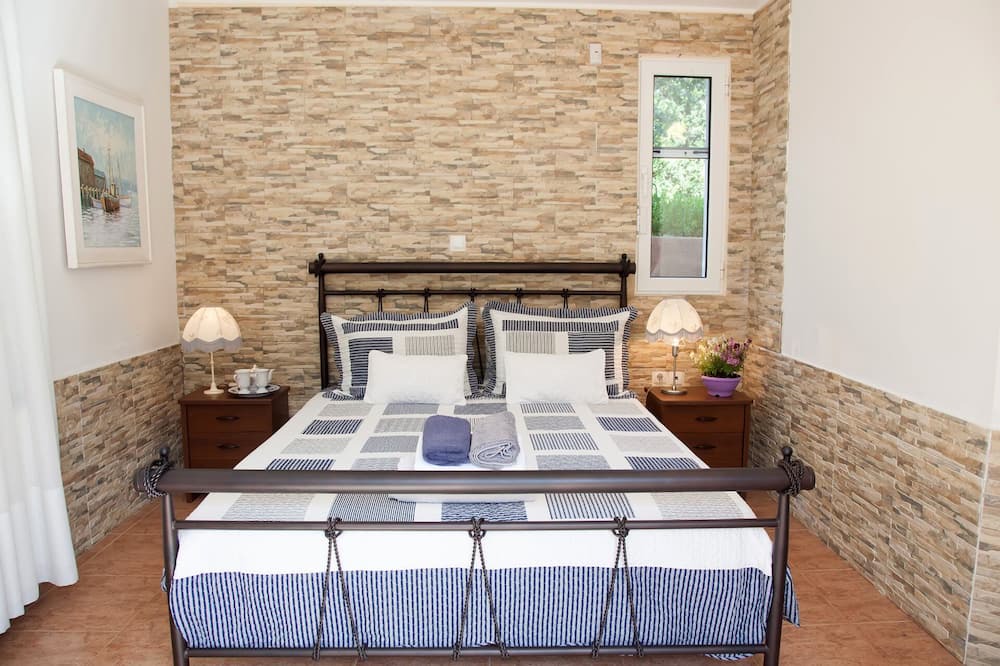 Photo of Bedroom in Saronikos