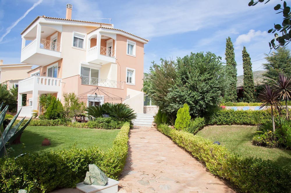 Photo of Outdoor in Saronikos