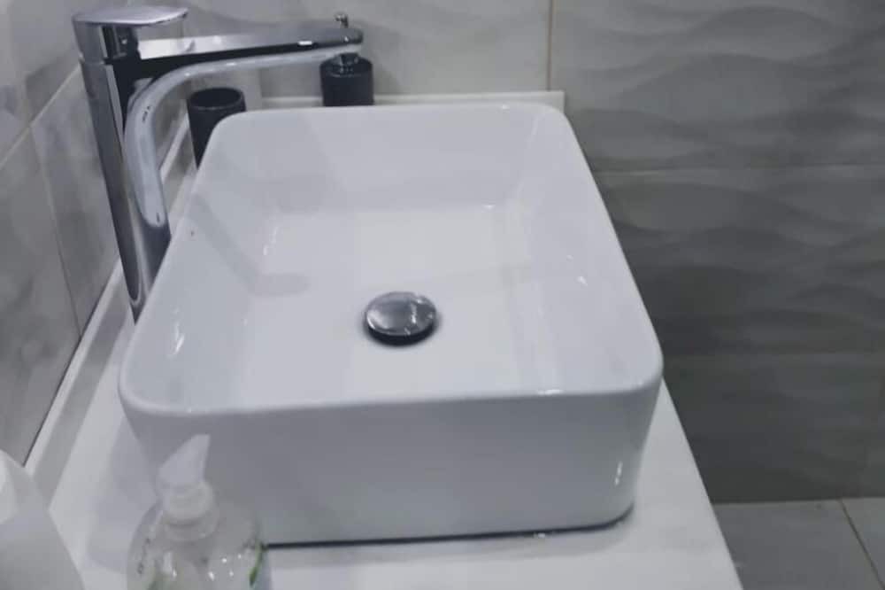 Photo of Bathroom in Alonia