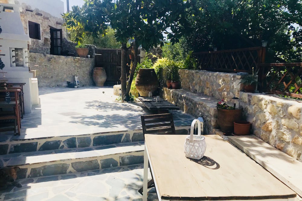 Photo of Outdoor in Makhairoi