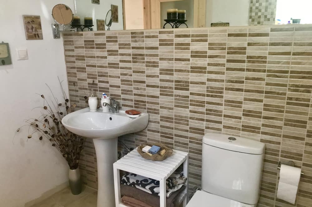 Photo of Bathroom in Makhairoi