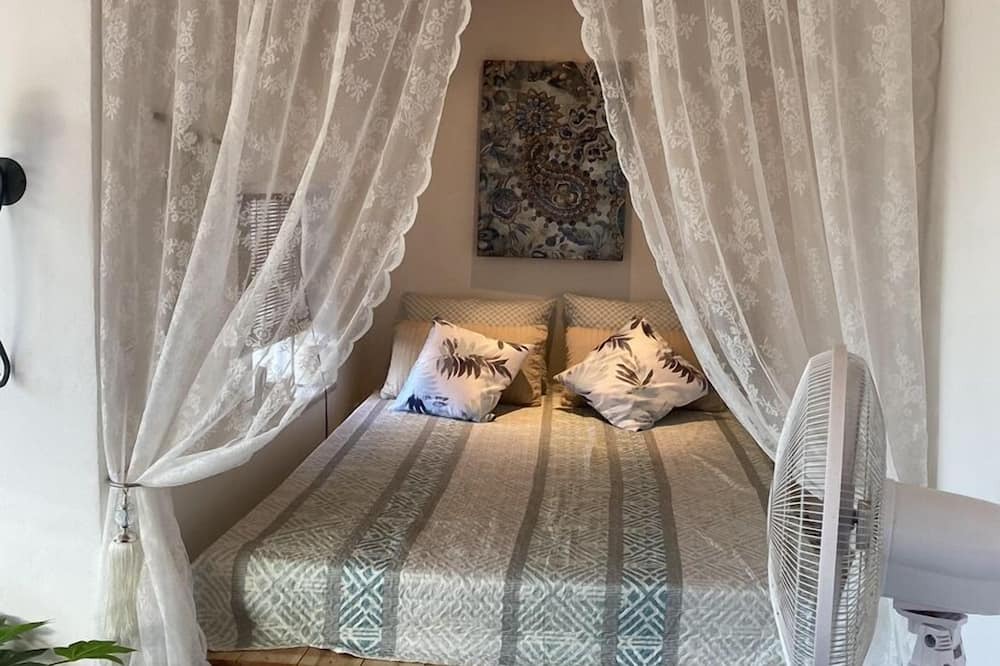 Photo of Bedroom in Makhairoi