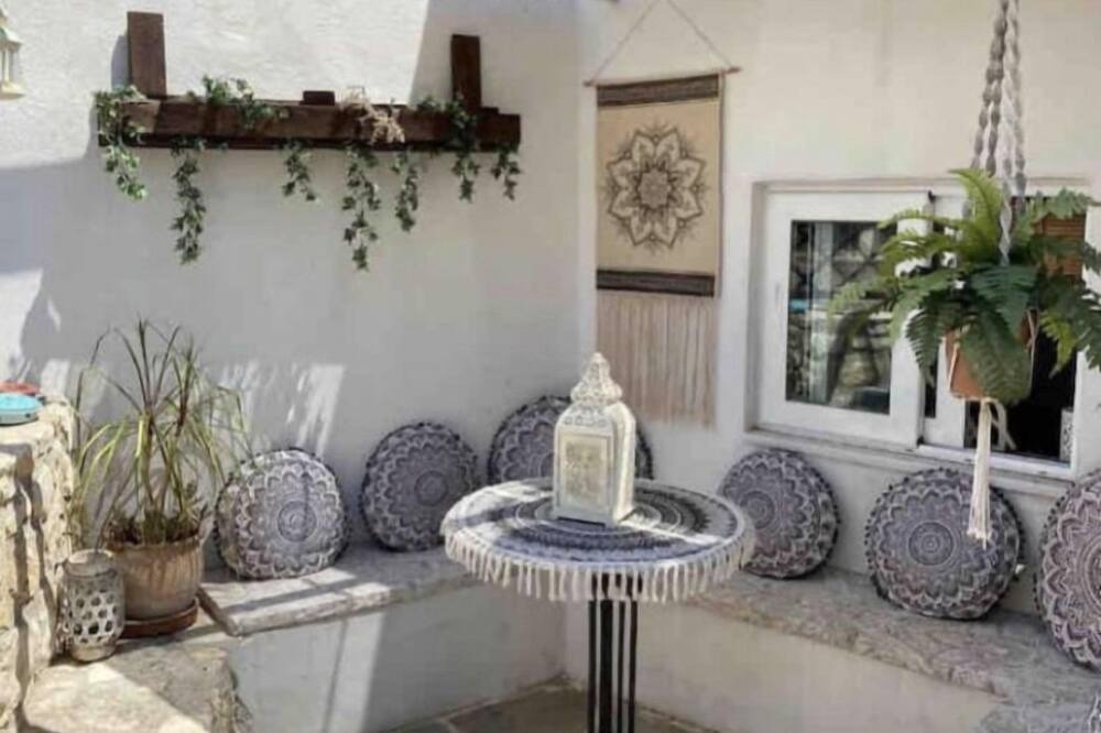 Photo of Patio Balcony in Makhairoi