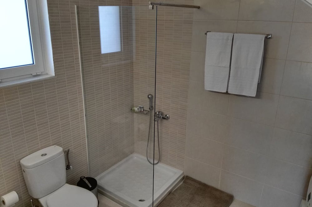 Photo of Bathroom in Adele