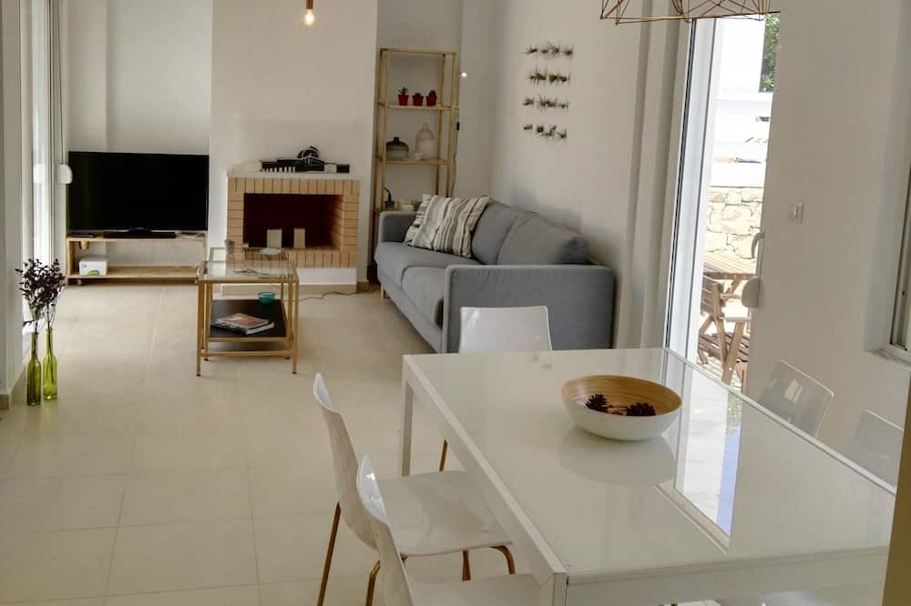 Photo of Livingroom in Adele