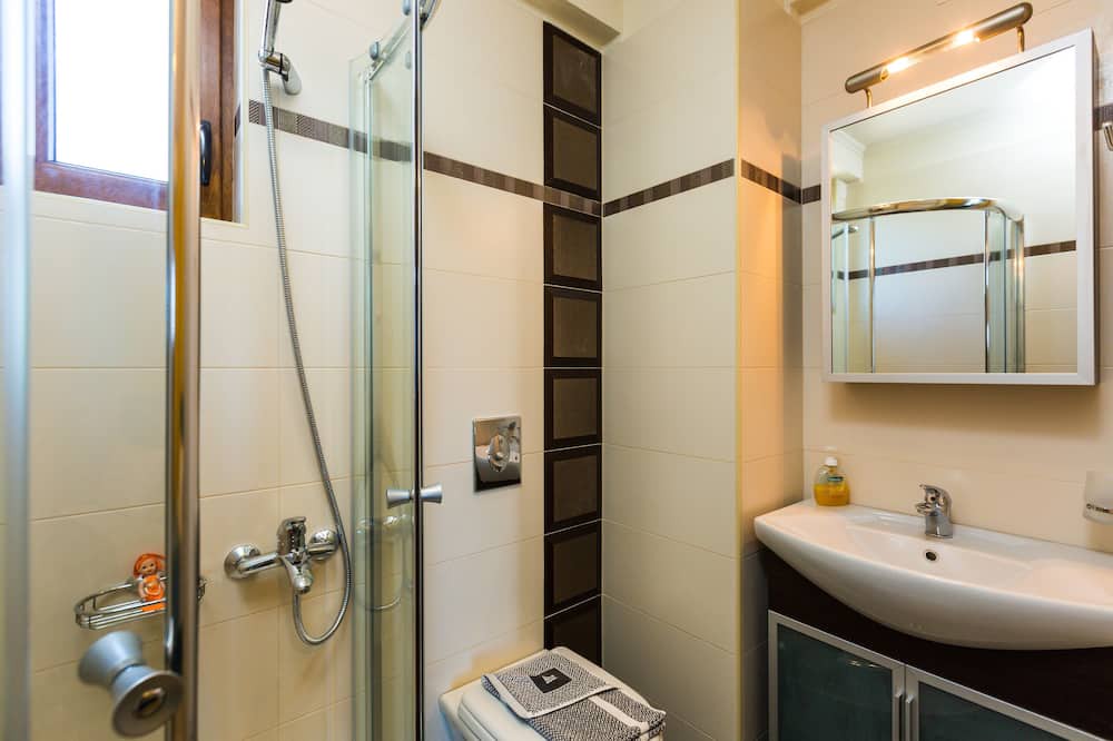 Photo of Bathroom in Adele