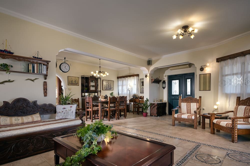 Photo of Livingroom in Lagopodo