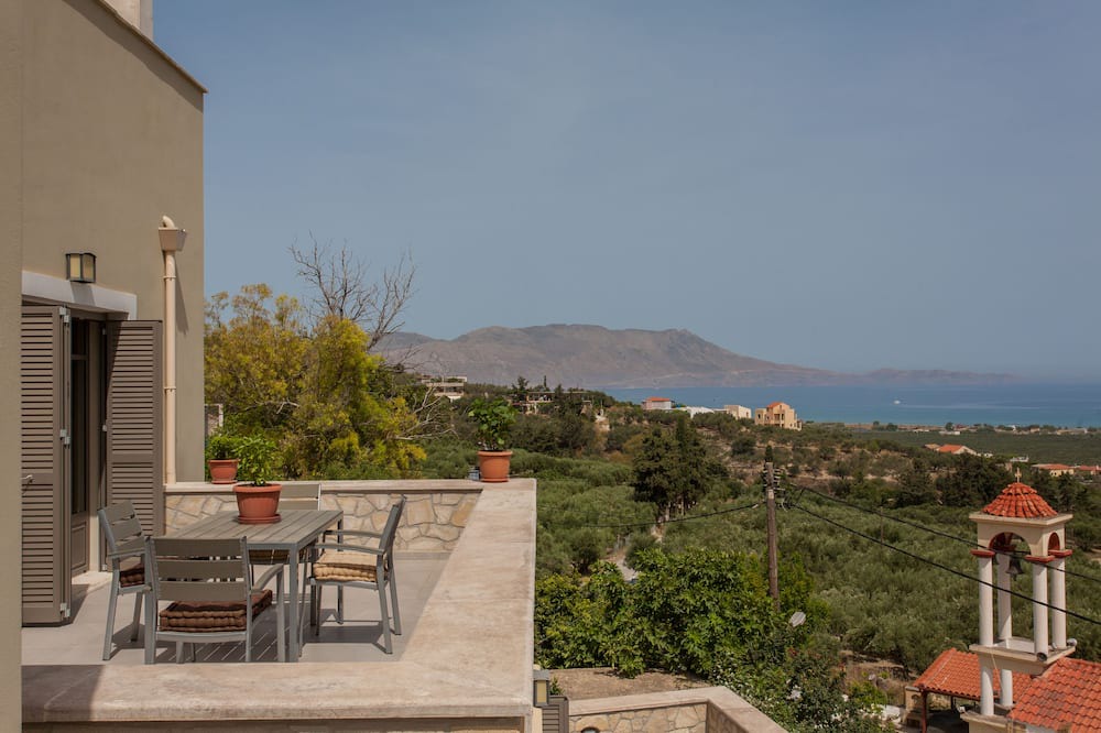Photo of Patio Balcony in Drapanias