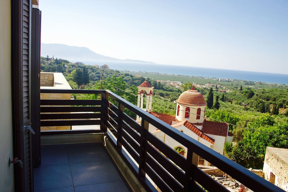 Photo of Patio Balcony in Drapanias