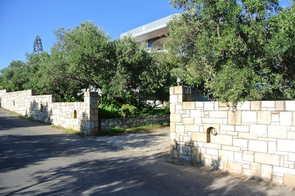 Photo of Others in Korfalonas