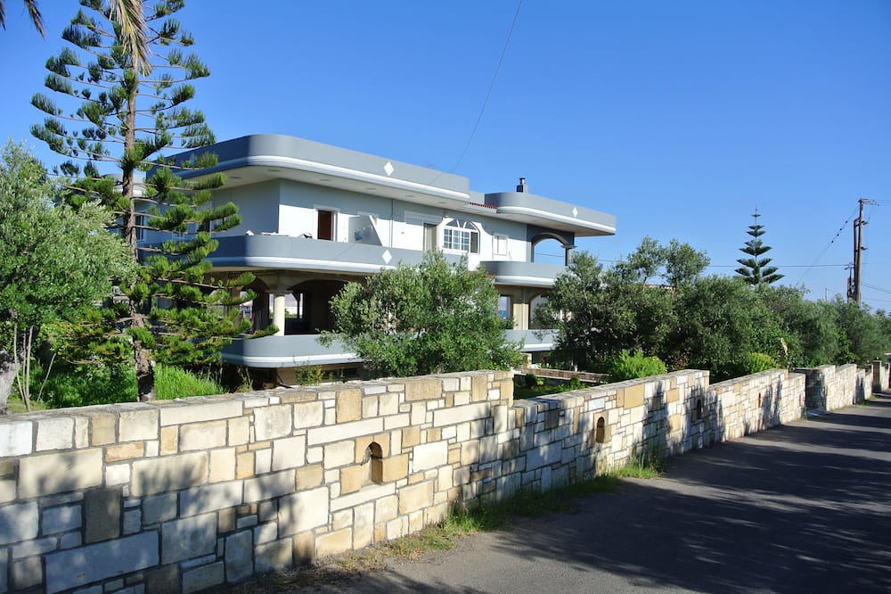 Photo of Others in Korfalonas
