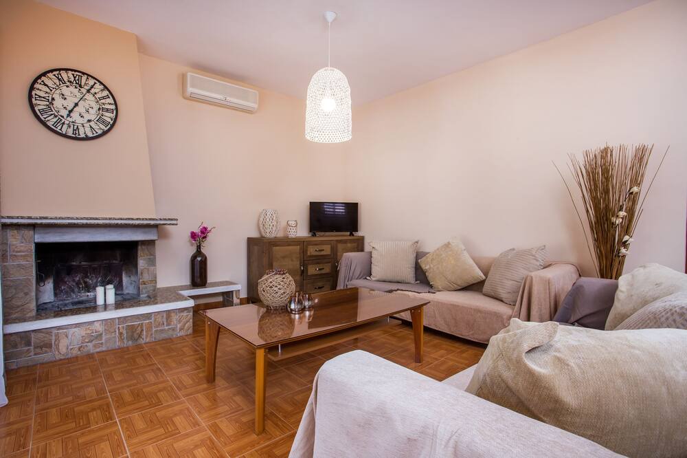 Photo of Livingroom in Kalathos