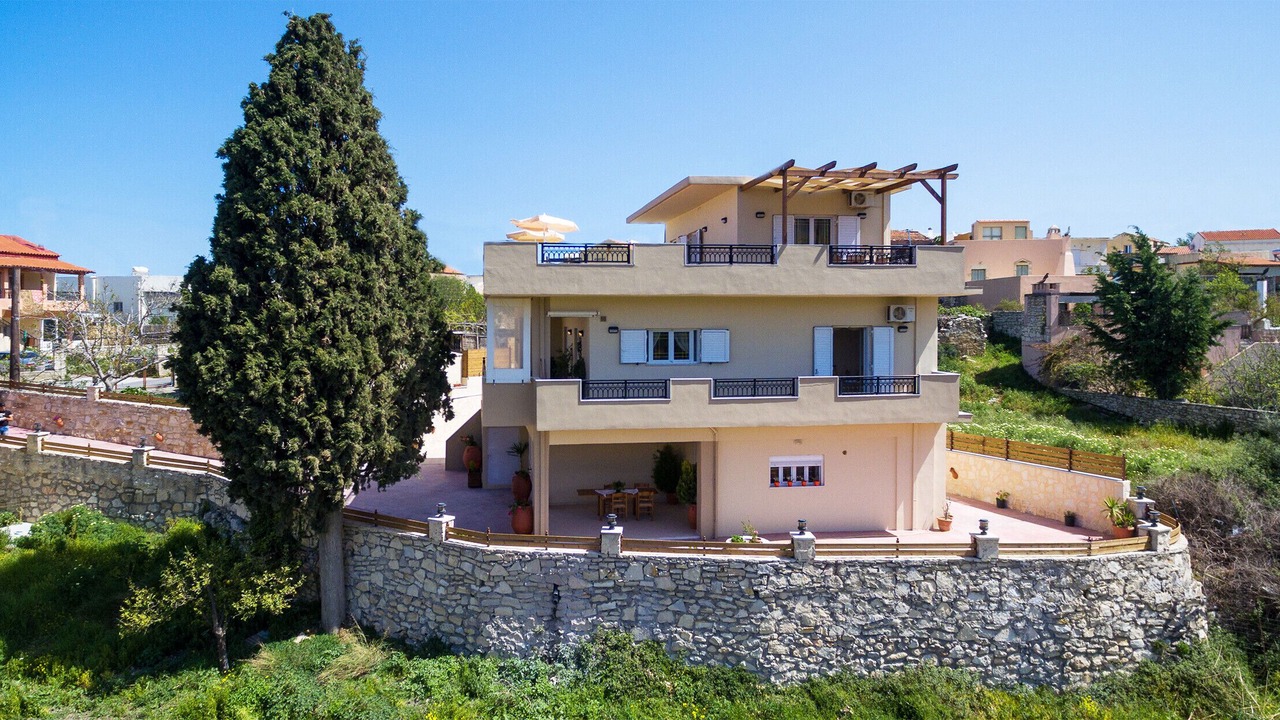 Photo of Outdoor in Amnatos
