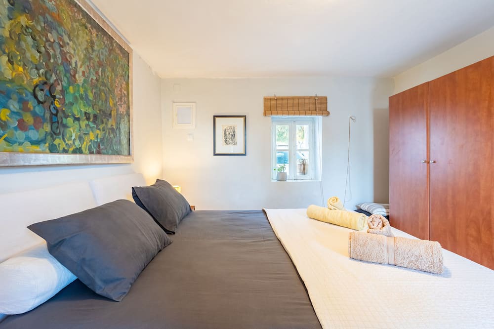 Photo of Bedroom in Katsaraiika