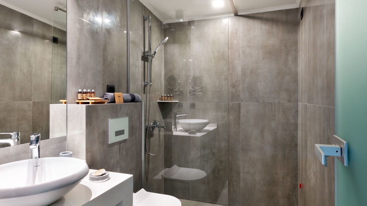 Photo of Bathroom in Polichrono