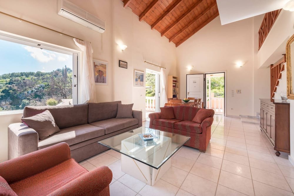 Photo of Livingroom in Romirion