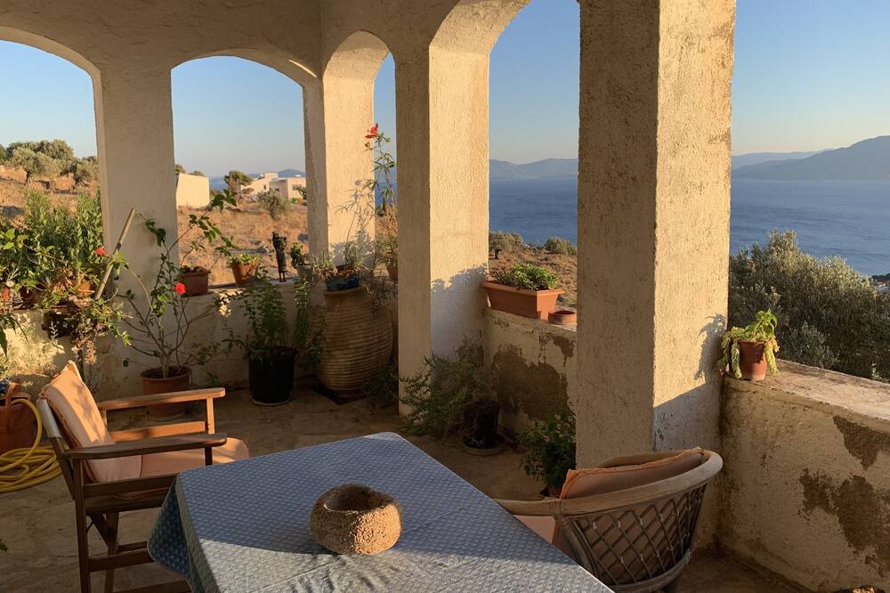 Photo of Patio Balcony in Perdhika