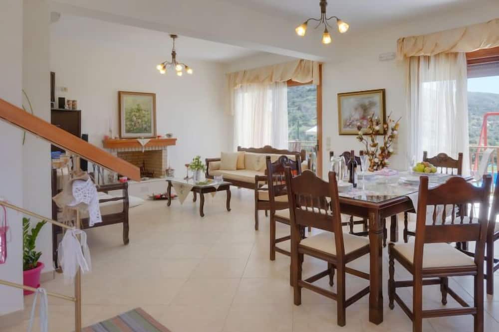 Photo of Livingroom in Triopetra