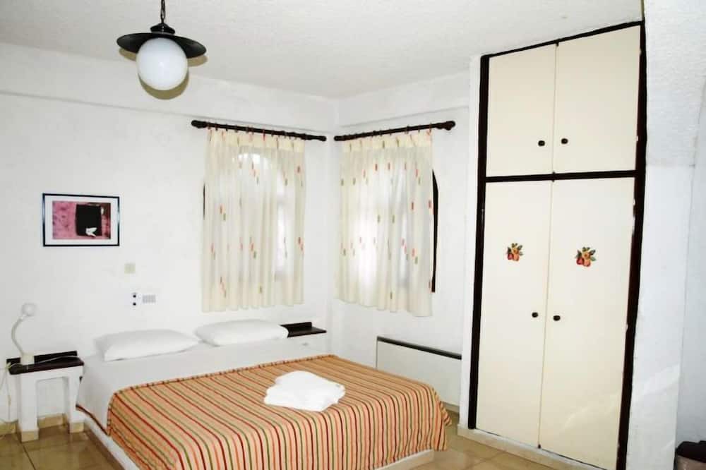 Photo of Bedroom in Mirtos