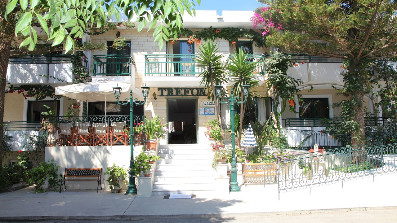Photo of Outdoor in Platanes