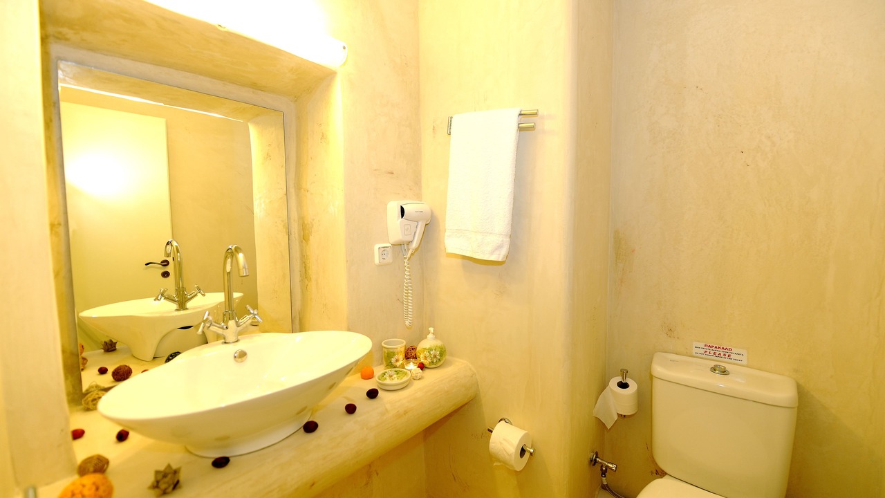 Photo of Bathroom in Tripiti