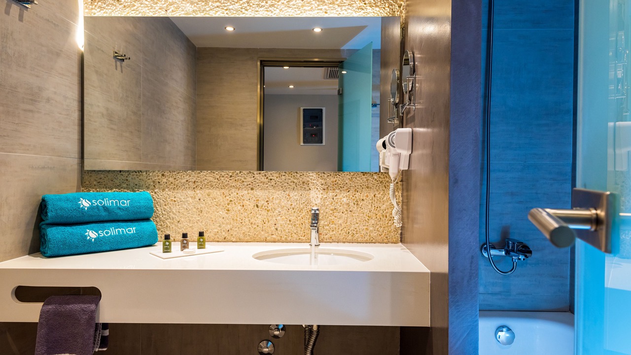 Photo of Bathroom in Pyrgos Psilonerou