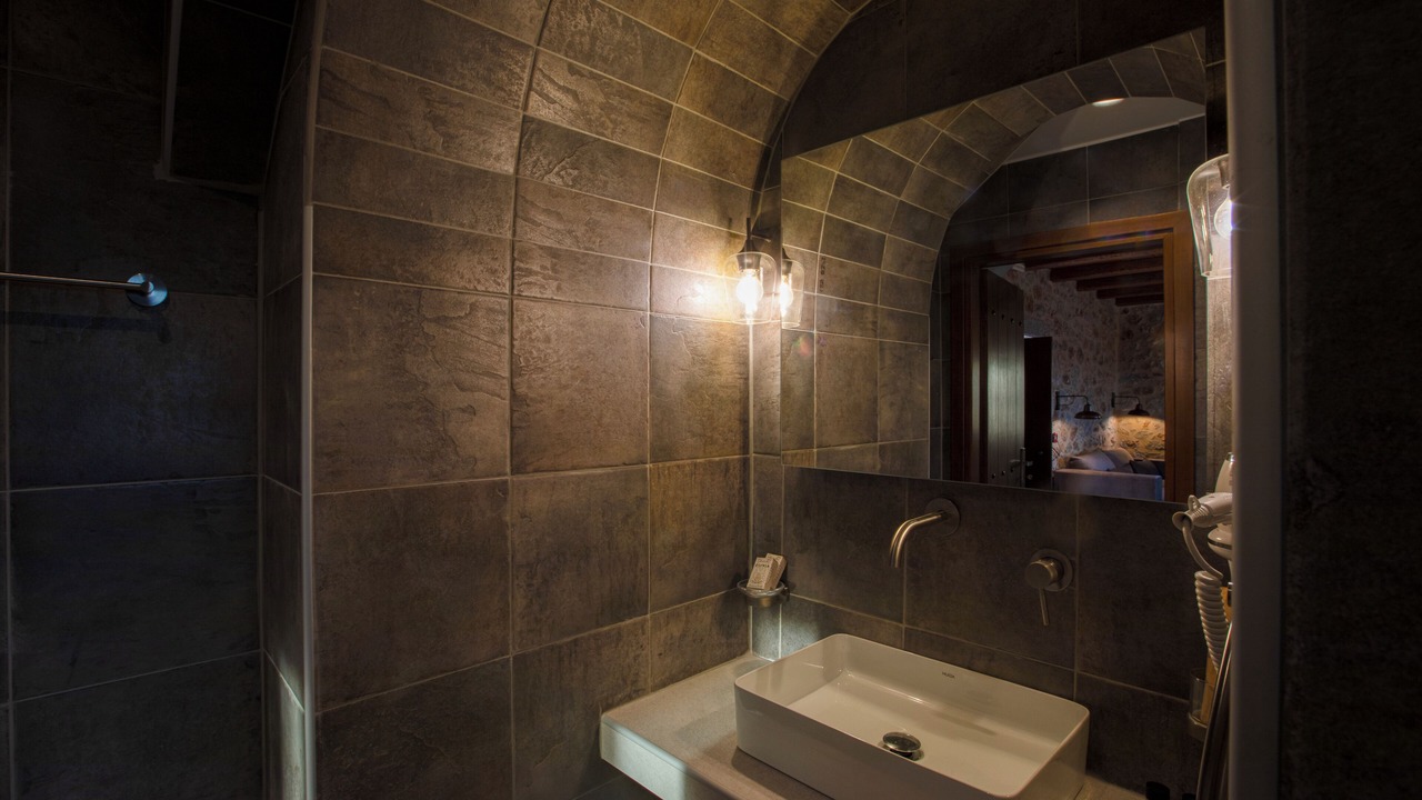 Photo of Bathroom in Omales