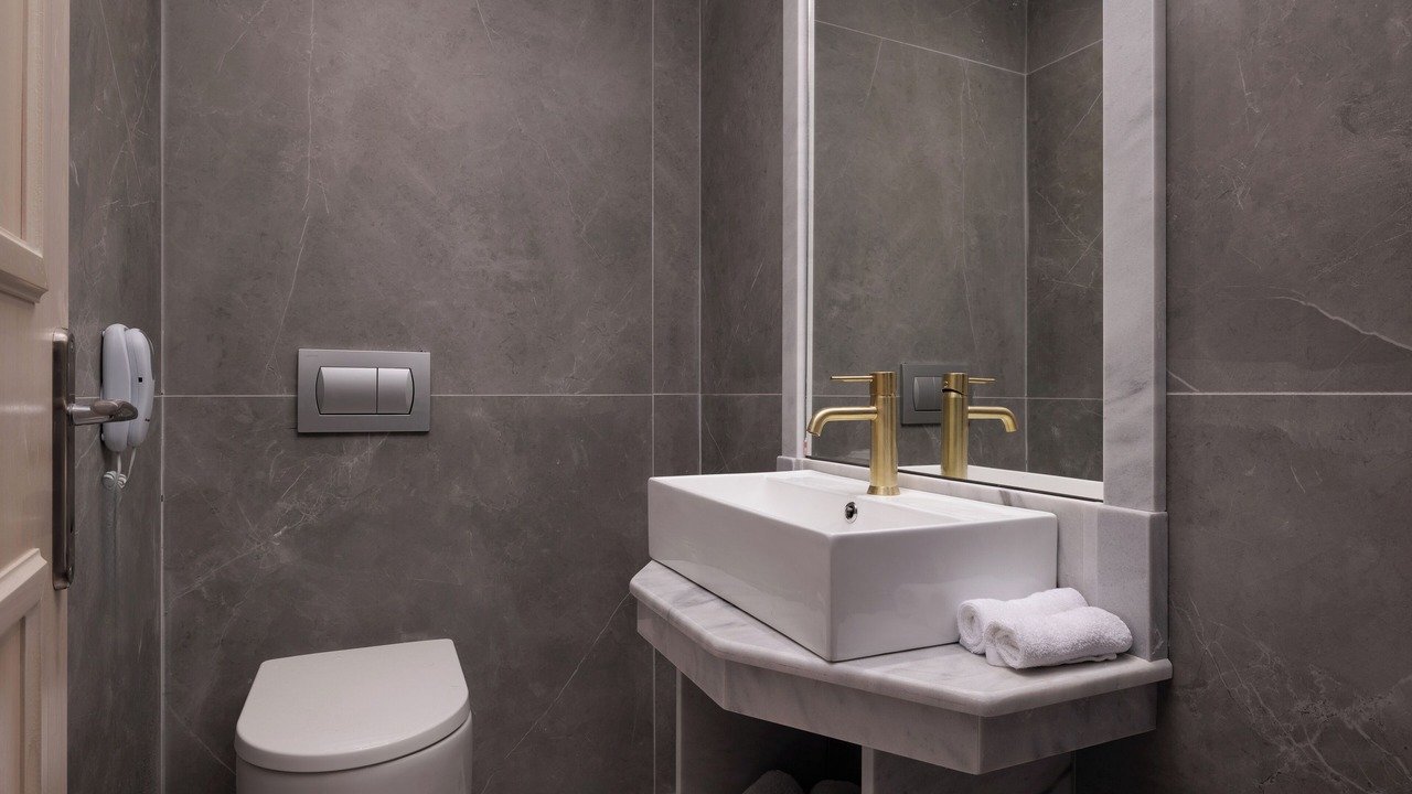 Photo of Bathroom in Chlomos