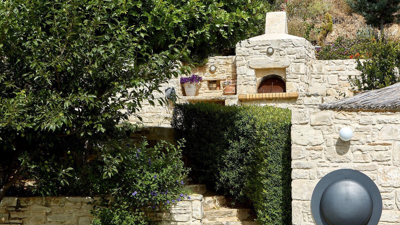 Photo of Outdoor in Rodhia