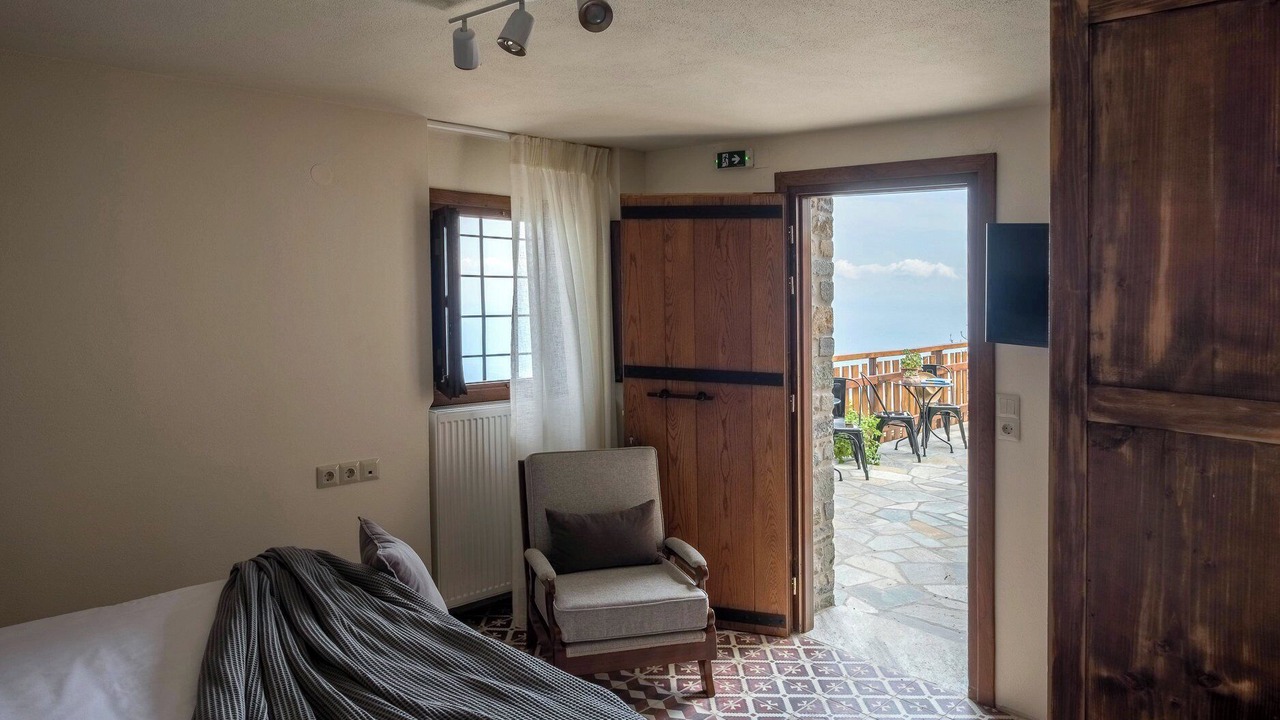 Photo of Bedroom in Mouresi