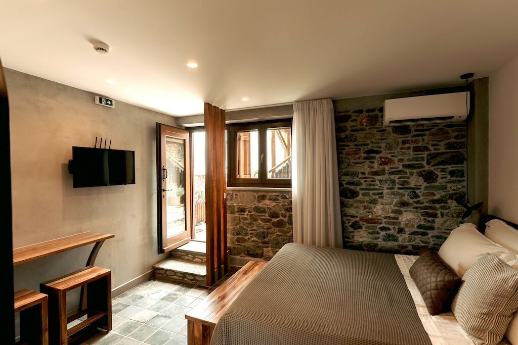 Photo of Bedroom in Mouresi