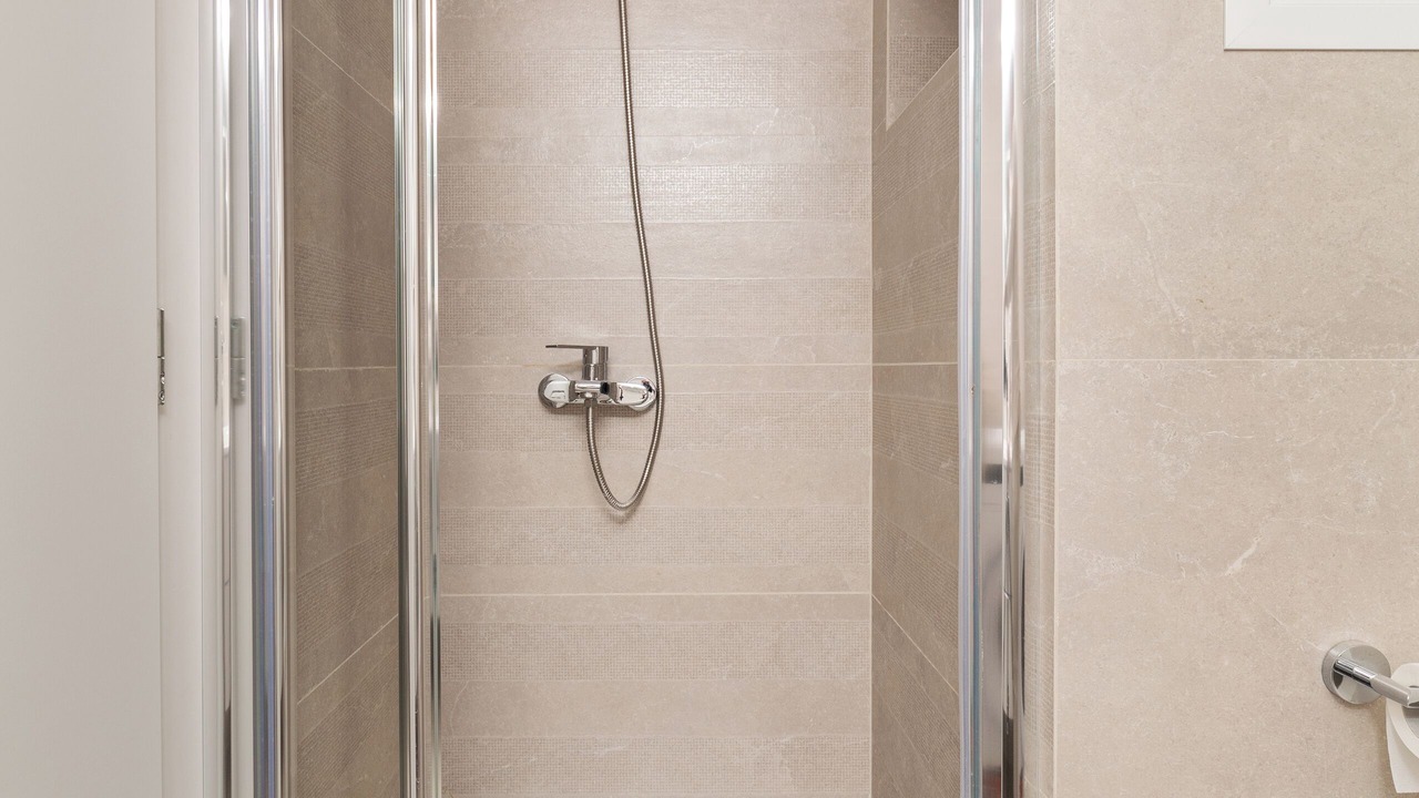 Photo of Bathroom in Alimos